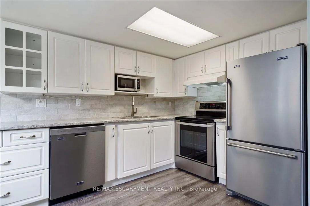 Photo 6 of Unit 211, 3499 Upper Middle Road, Burlington, Headon — HOMEH