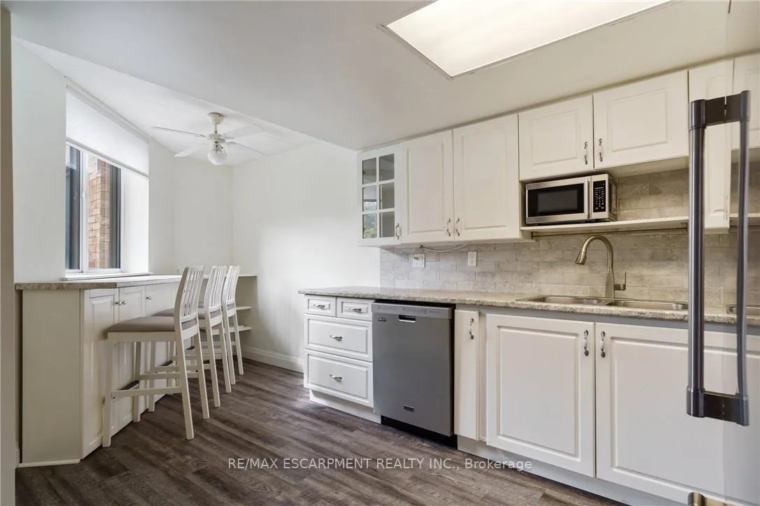 Photo 7 of Unit 211, 3499 Upper Middle Road, Burlington, Headon — HOMEH