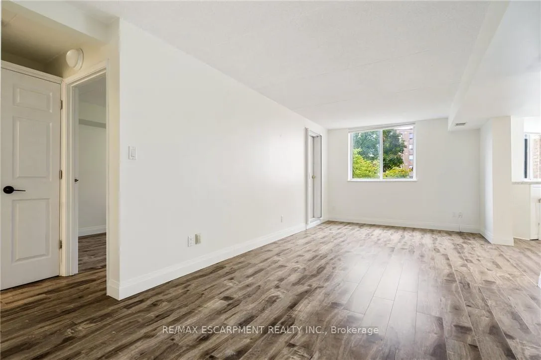 Photo 9 of Unit 211, 3499 Upper Middle Road, Burlington, Headon — HOMEH