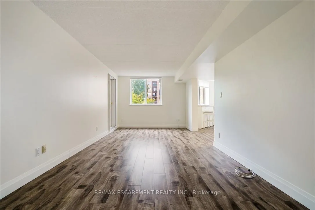 Photo 10 of Unit 211, 3499 Upper Middle Road, Burlington, Headon — HOMEH