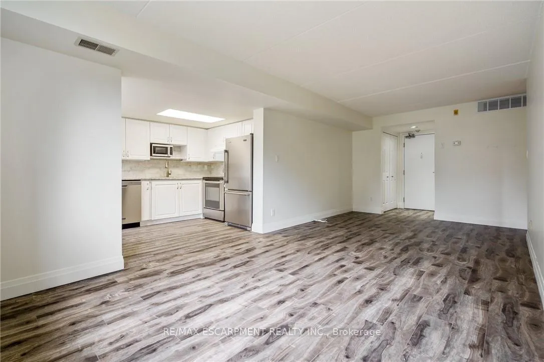 Photo 12 of Unit 211, 3499 Upper Middle Road, Burlington, Headon — HOMEH