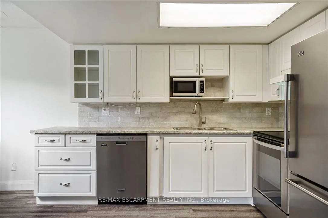 Photo 16 of Unit 211, 3499 Upper Middle Road, Burlington, Headon — HOMEH