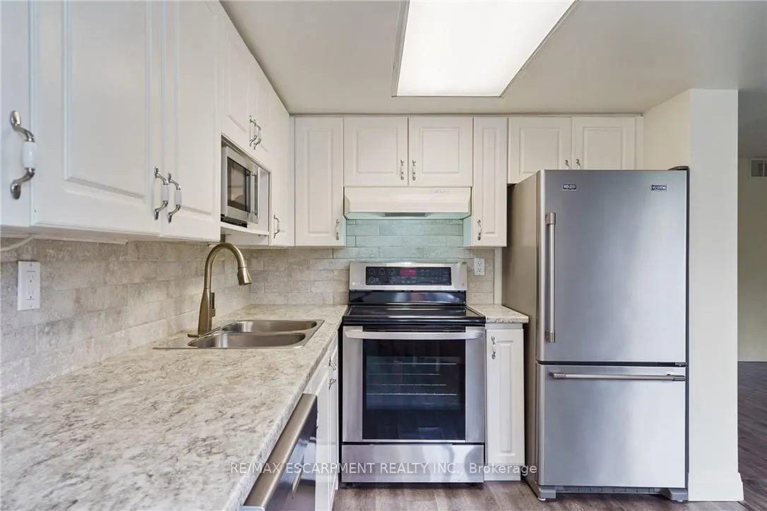 Photo 19 of Unit 211, 3499 Upper Middle Road, Burlington, Headon — HOMEH