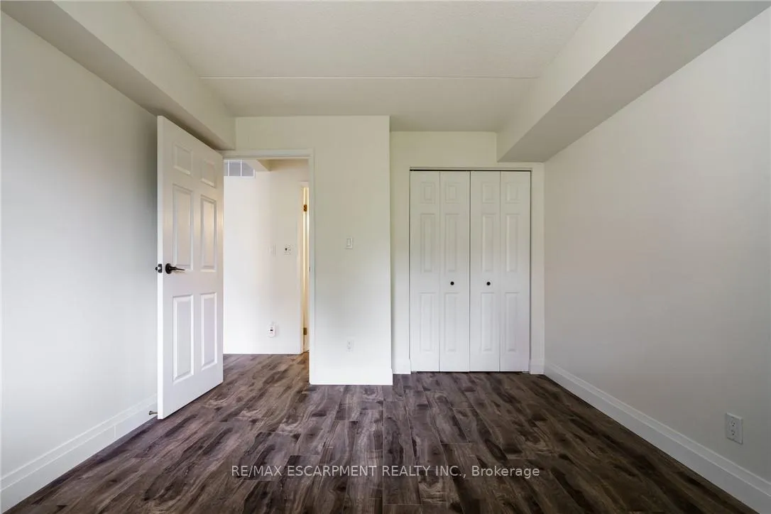 Photo 25 of Unit 211, 3499 Upper Middle Road, Burlington, Headon — HOMEH