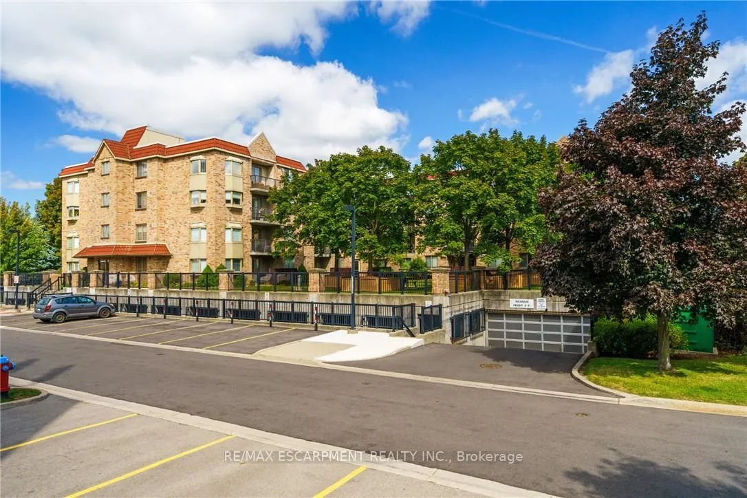 Photo 41 of Unit 211, 3499 Upper Middle Road, Burlington, Headon — HOMEH