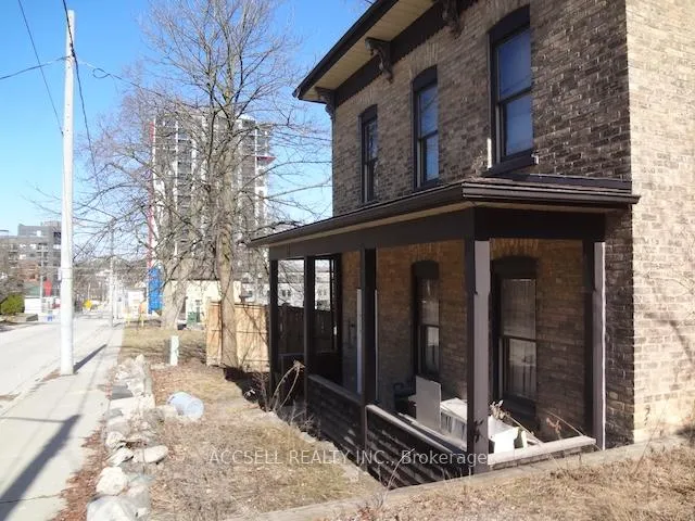 Photo 3 of 61 Madison Avenue S, Kitchener, King East — HOMEH