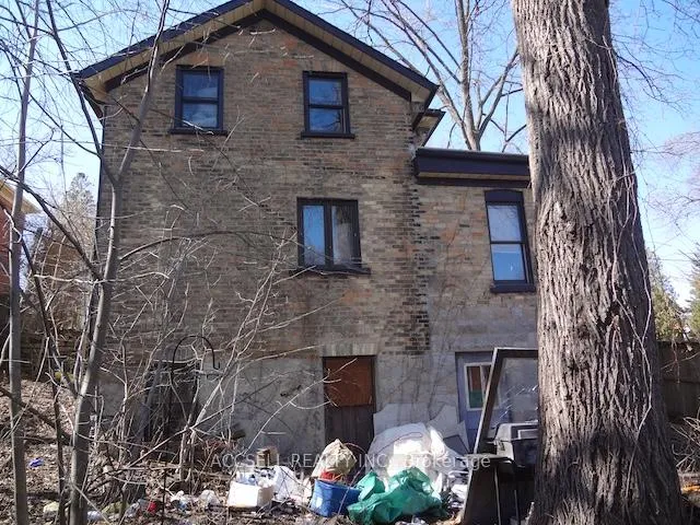 Photo 5 of 61 Madison Avenue S, Kitchener, King East — HOMEH