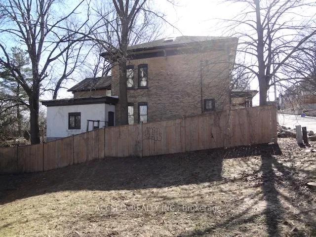 Photo 8 of 61 Madison Avenue S, Kitchener, King East — HOMEH