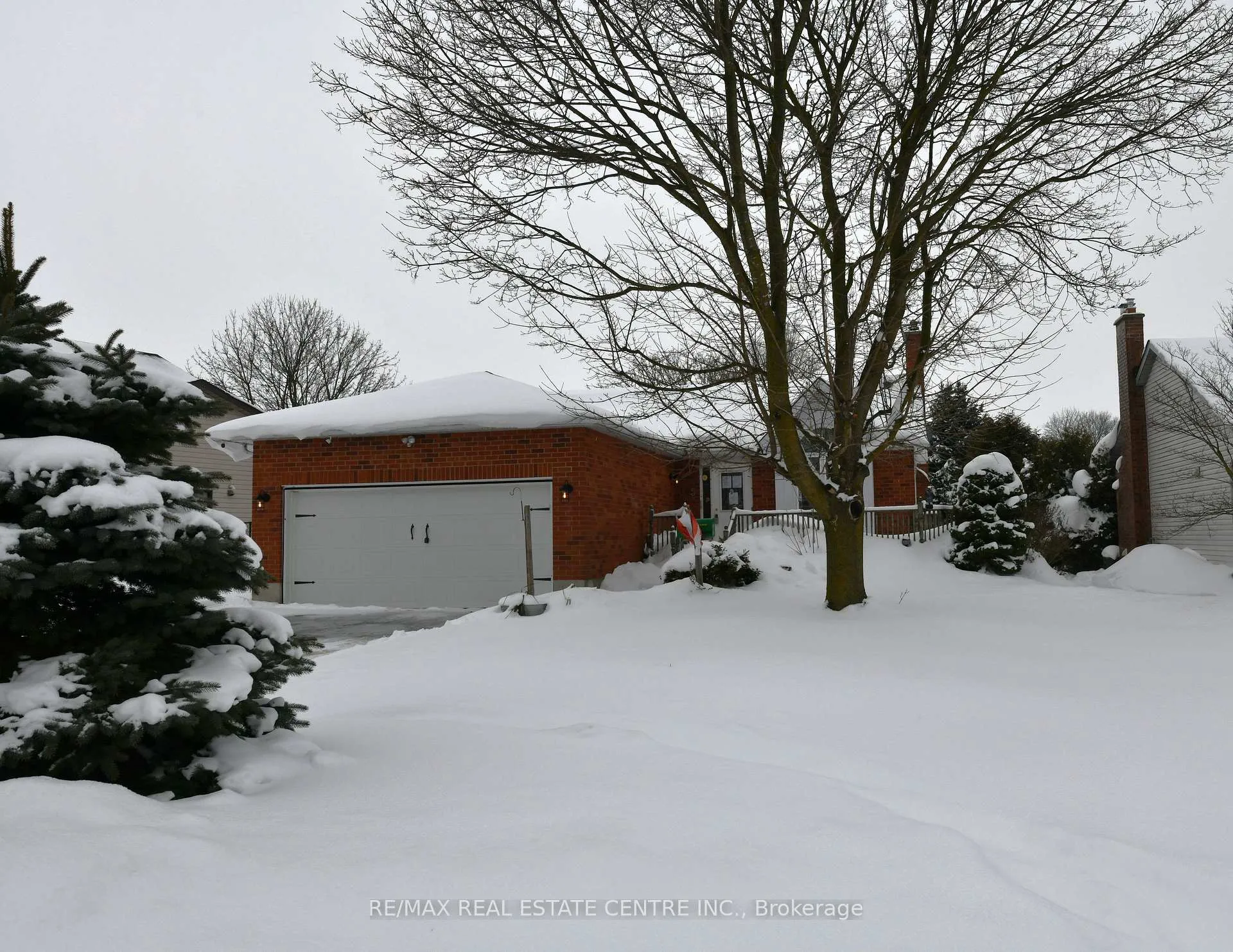Photo 2 of 115 Miller Crescent, Minto — HOMEH