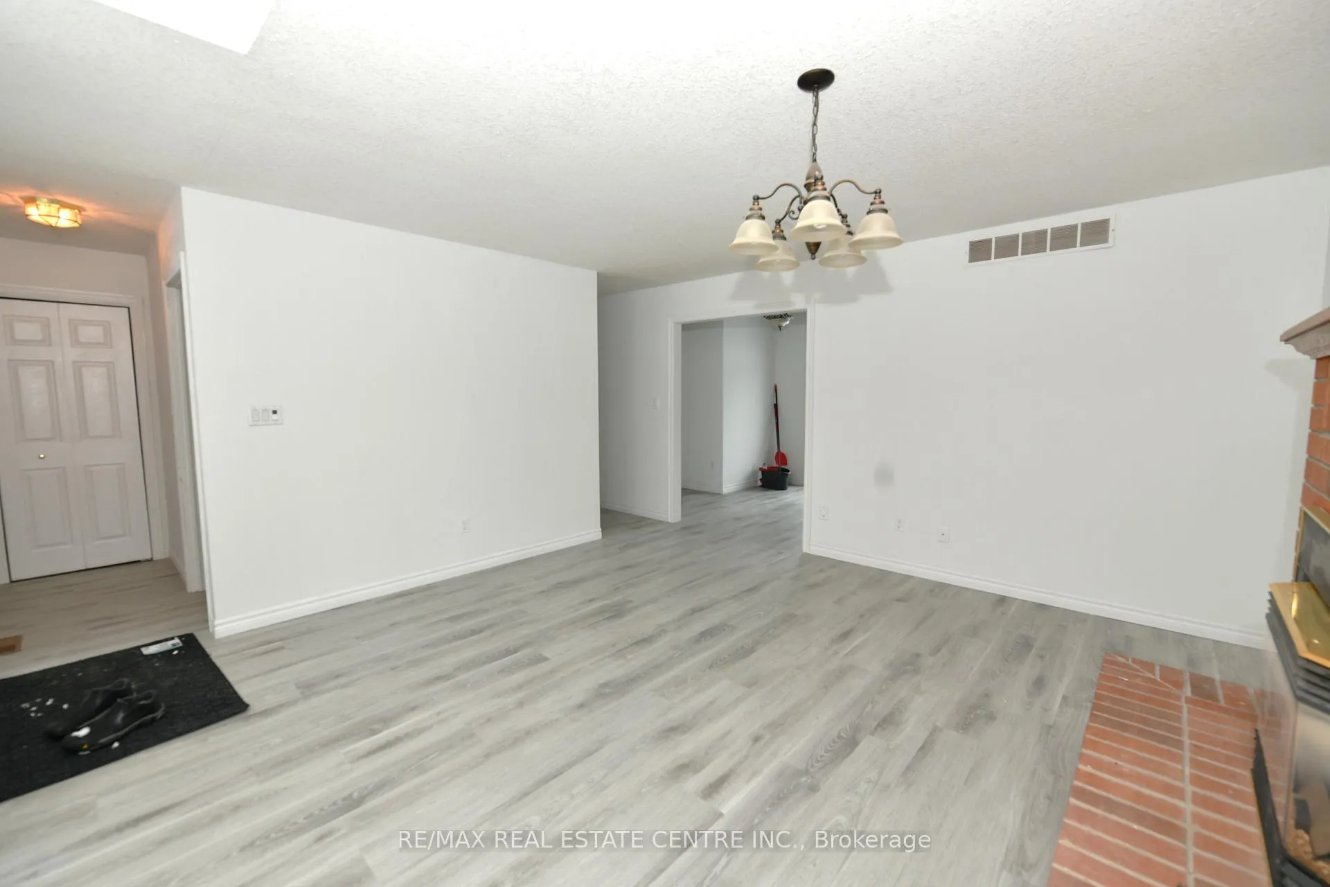 Photo 3 of 115 Miller Crescent, Minto — HOMEH