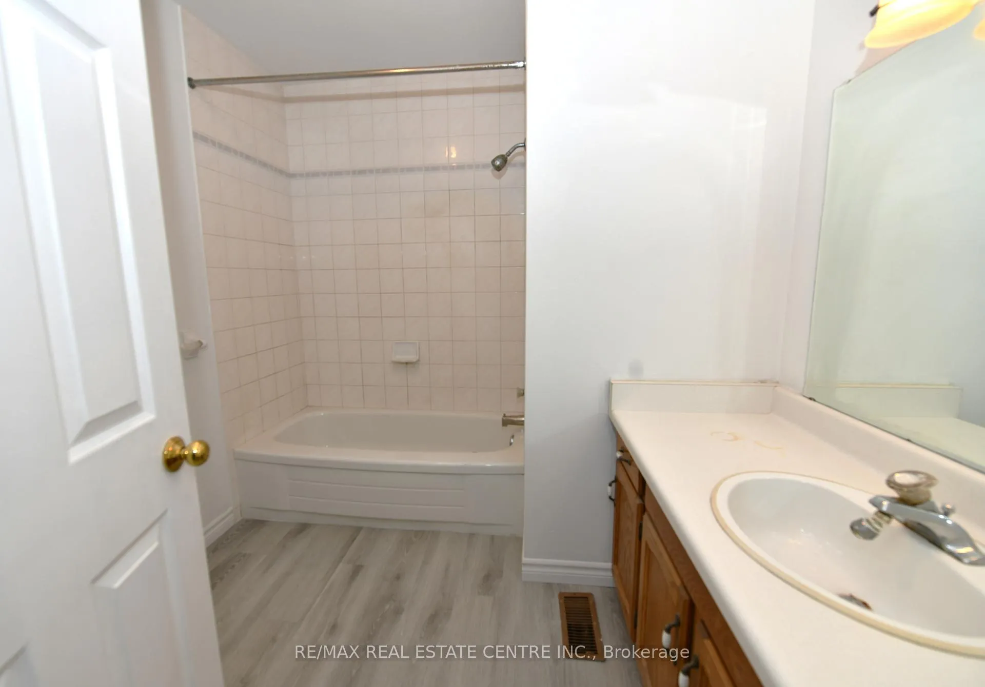 Photo 7 of 115 Miller Crescent, Minto — HOMEH