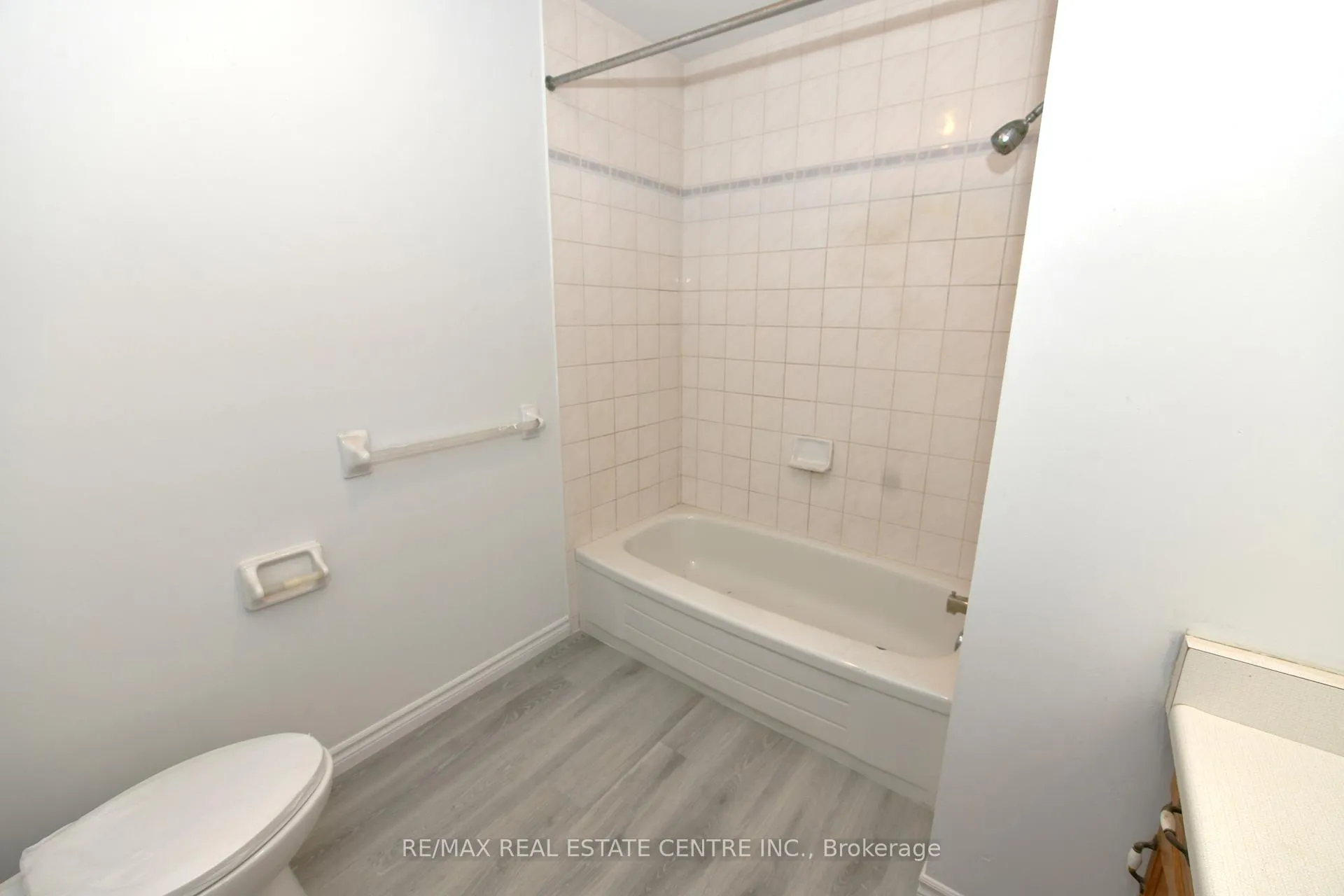 Photo 8 of 115 Miller Crescent, Minto — HOMEH