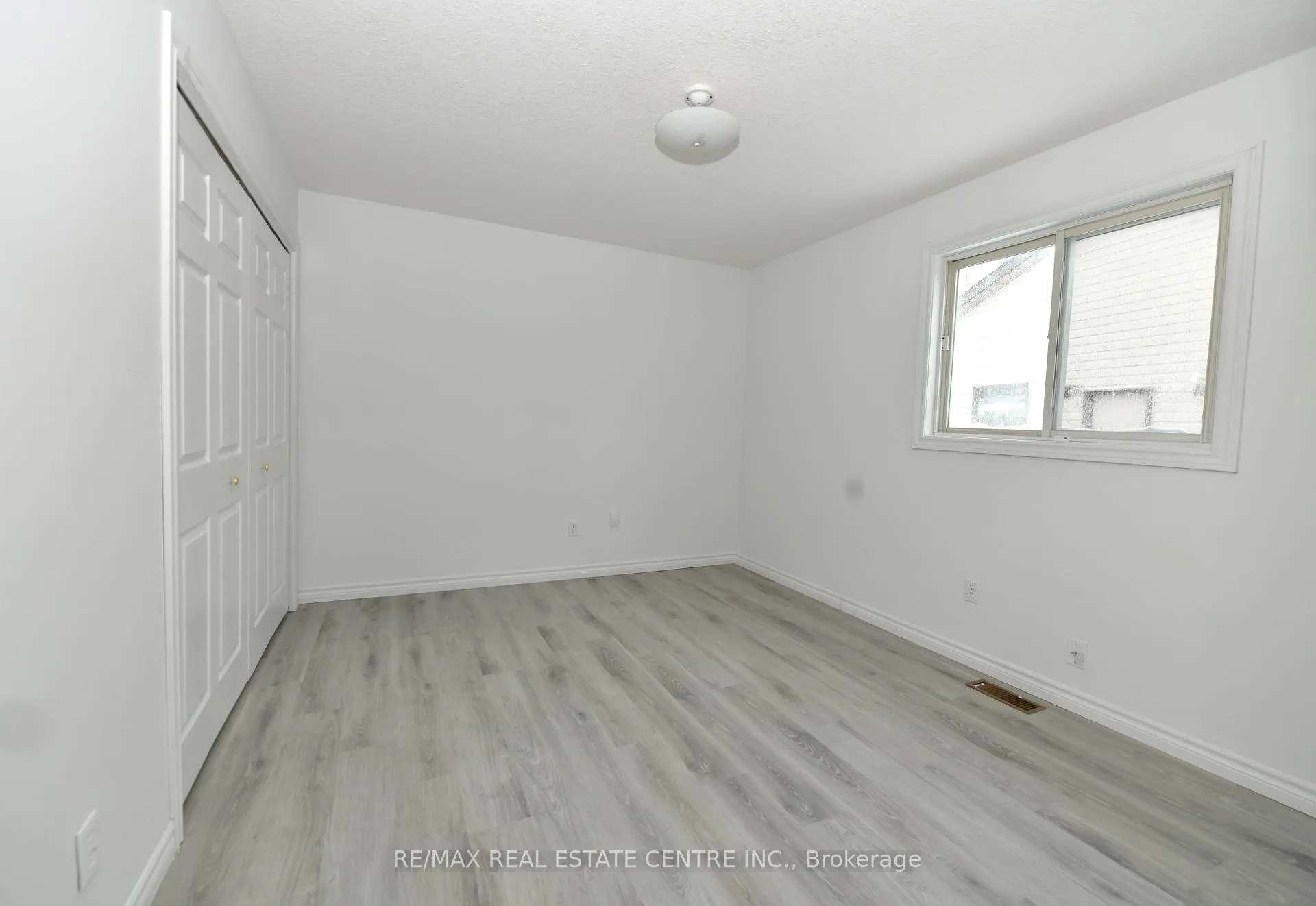 Photo 9 of 115 Miller Crescent, Minto — HOMEH