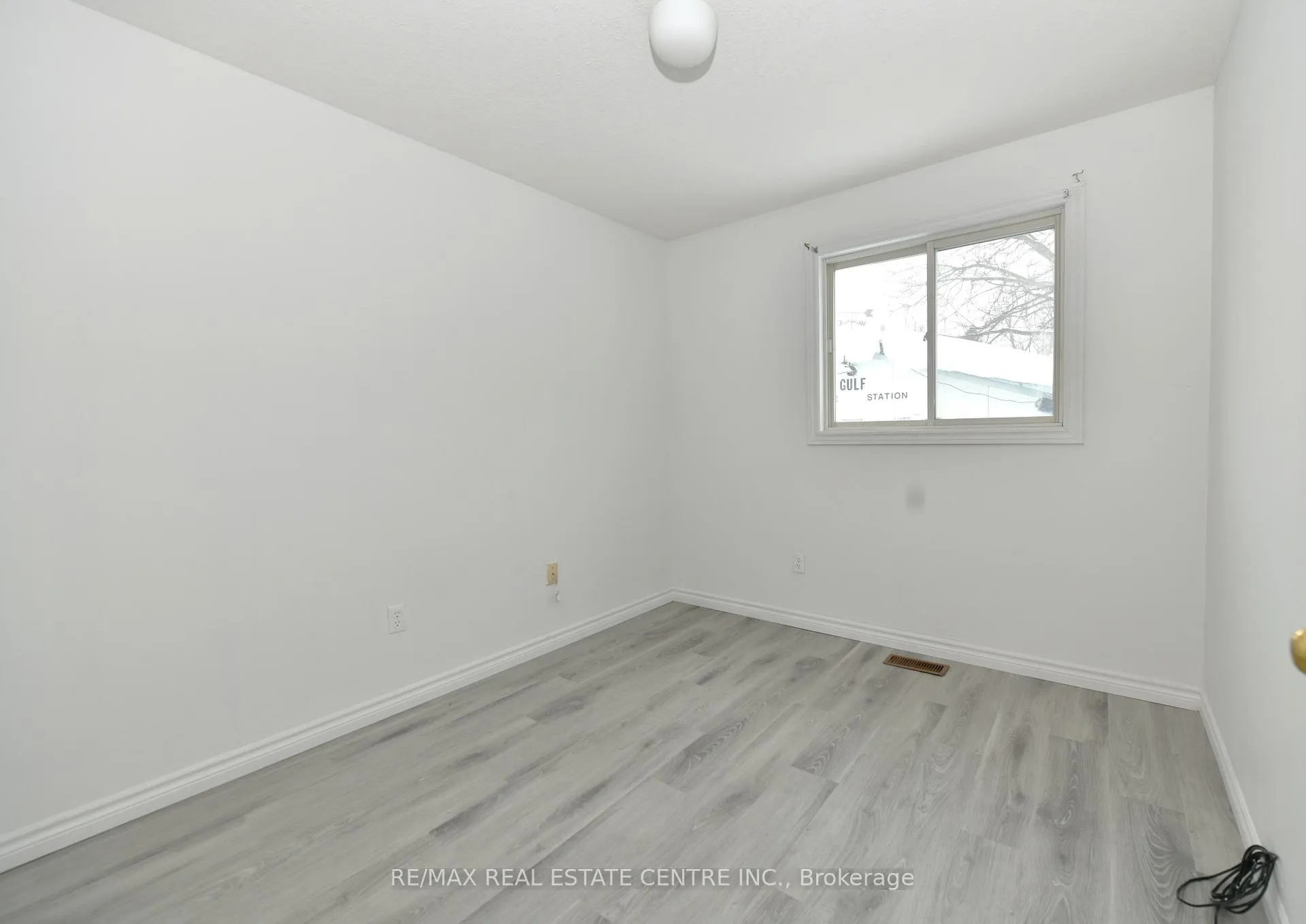 Photo 10 of 115 Miller Crescent, Minto — HOMEH