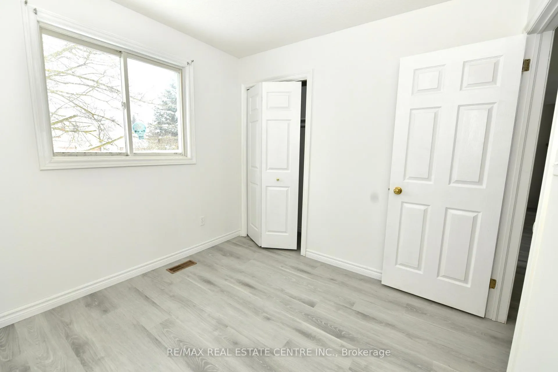 Photo 12 of 115 Miller Crescent, Minto — HOMEH