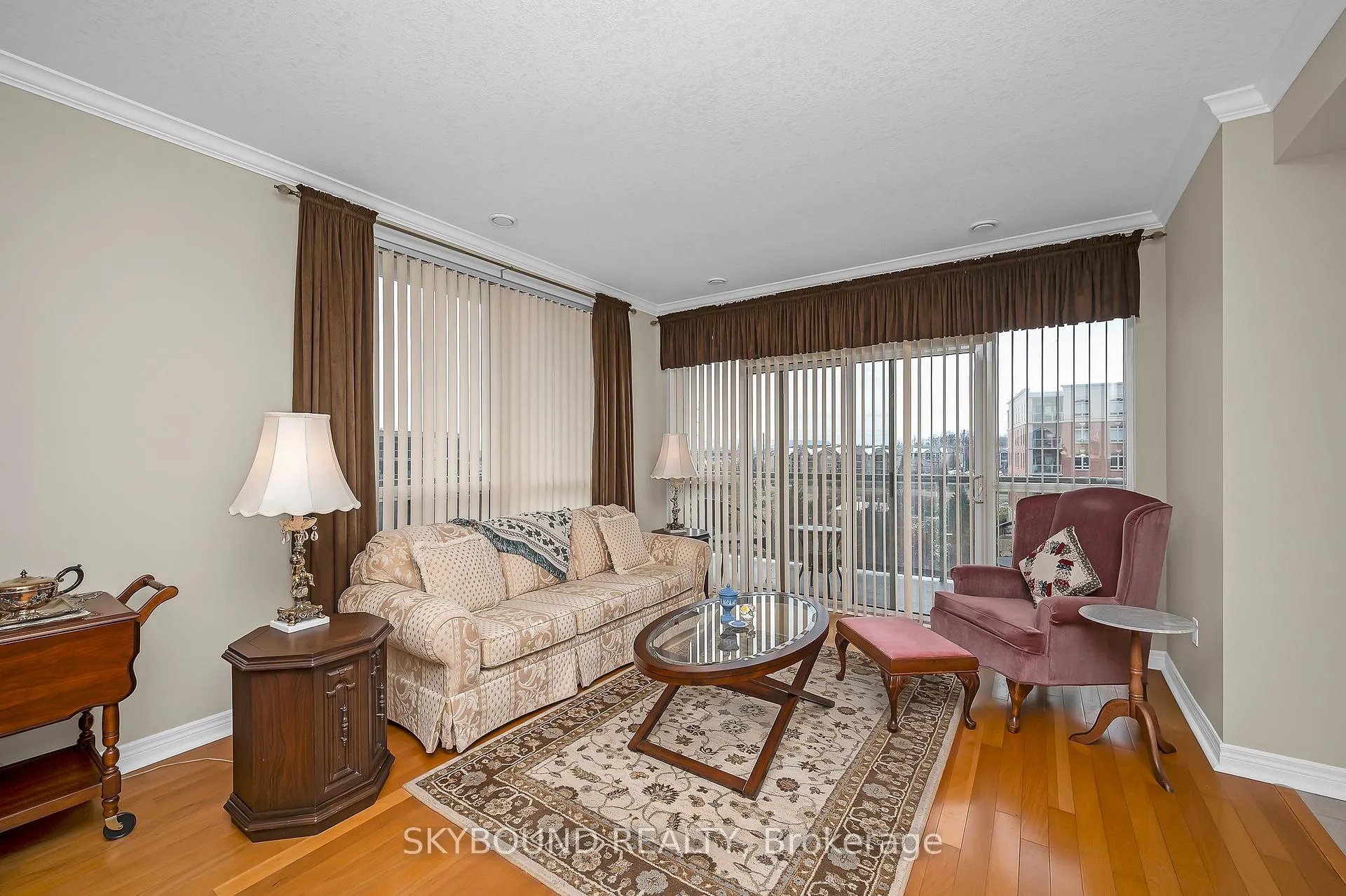 Photo 5 of Unit 505, 1998 Ironstone Drive, Burlington, Uptown — HOMEH