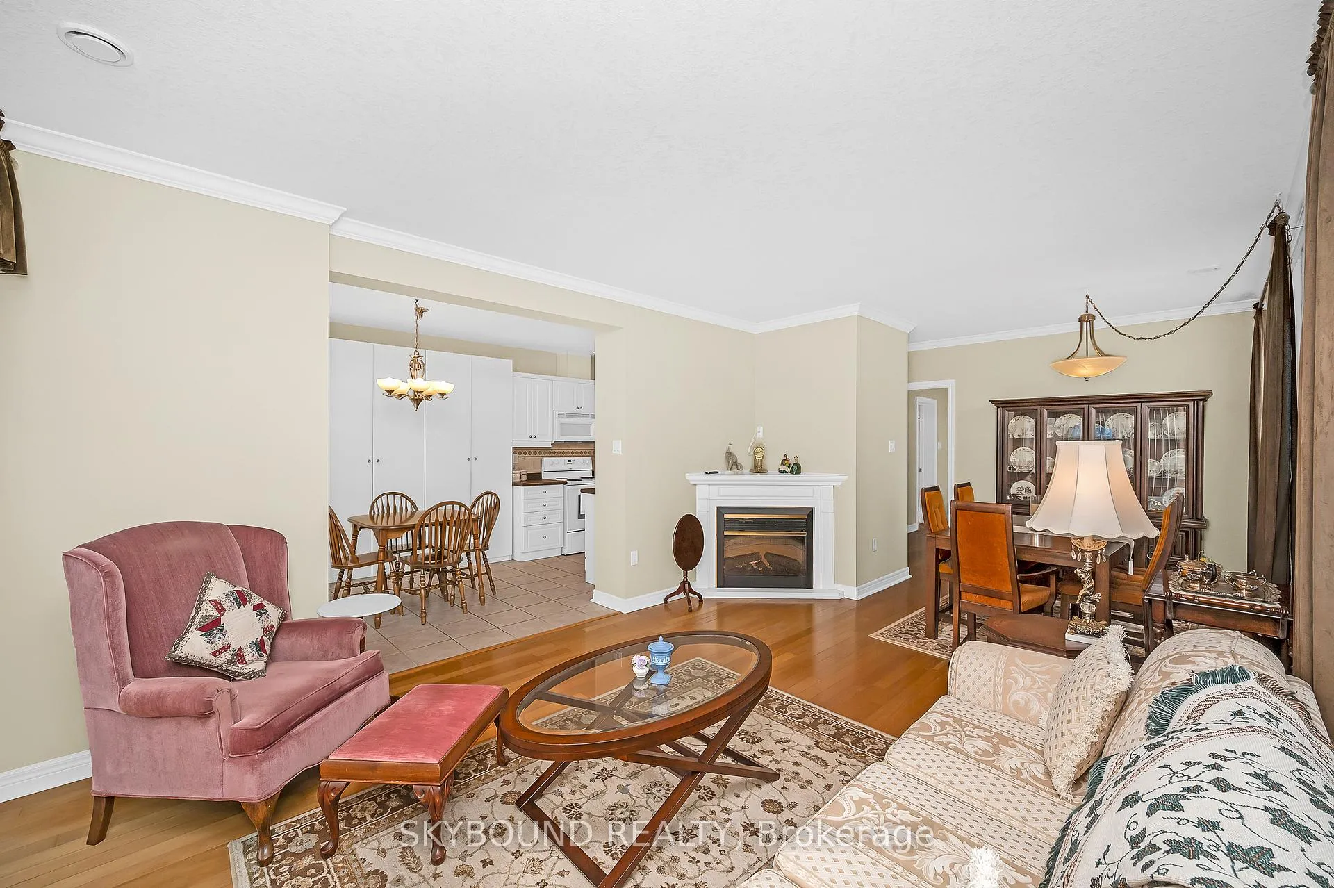 Photo 6 of Unit 505, 1998 Ironstone Drive, Burlington, Uptown — HOMEH