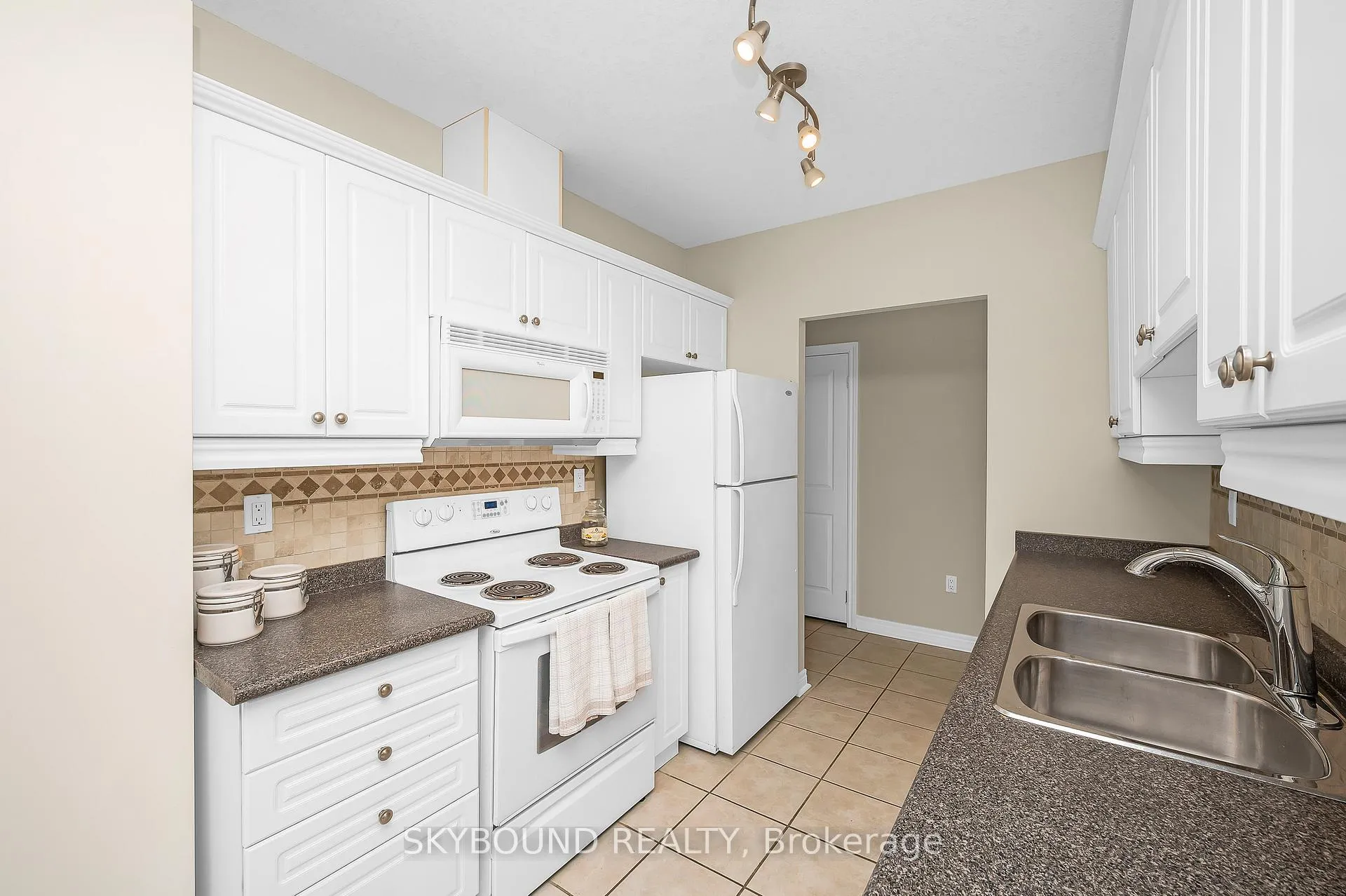 Photo 11 of Unit 505, 1998 Ironstone Drive, Burlington, Uptown — HOMEH