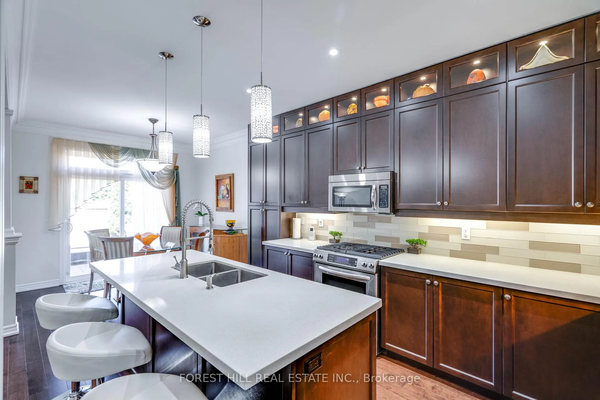Photo 6 of 109 Heintzman Crescent, Vaughan, Patterson — HOMEH