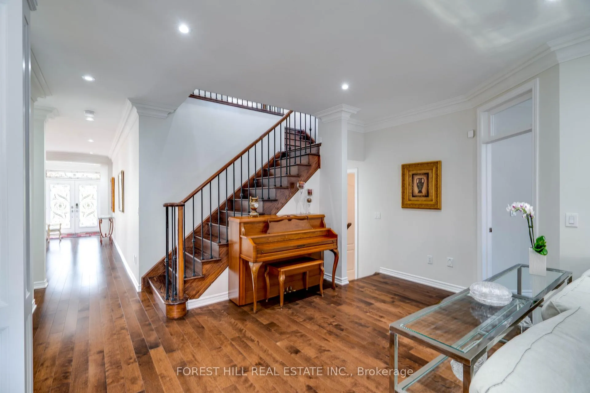 Photo 8 of 109 Heintzman Crescent, Vaughan, Patterson — HOMEH