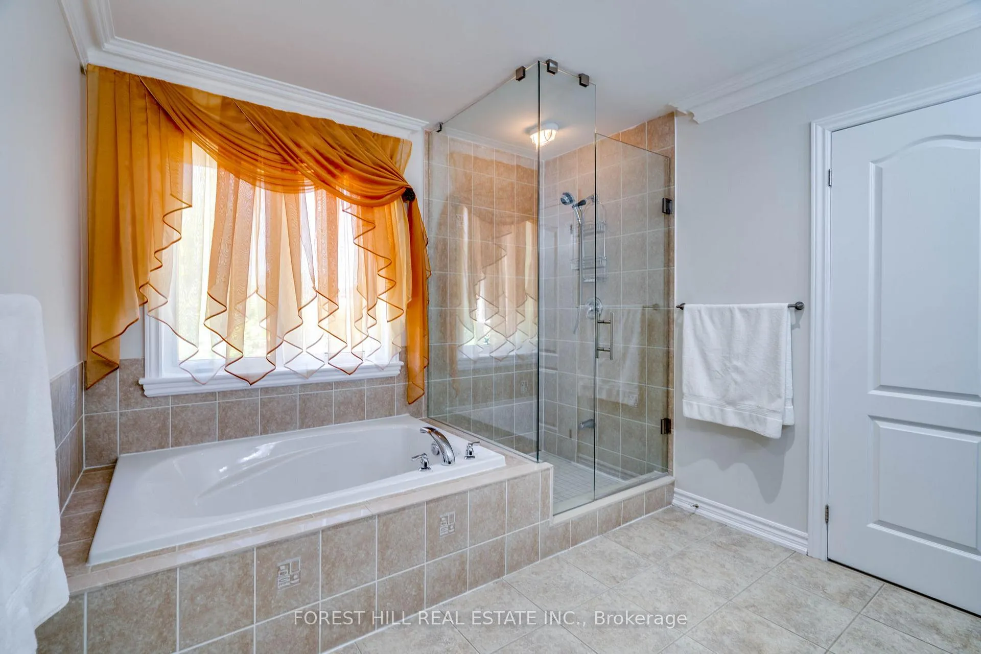 Photo 14 of 109 Heintzman Crescent, Vaughan, Patterson — HOMEH