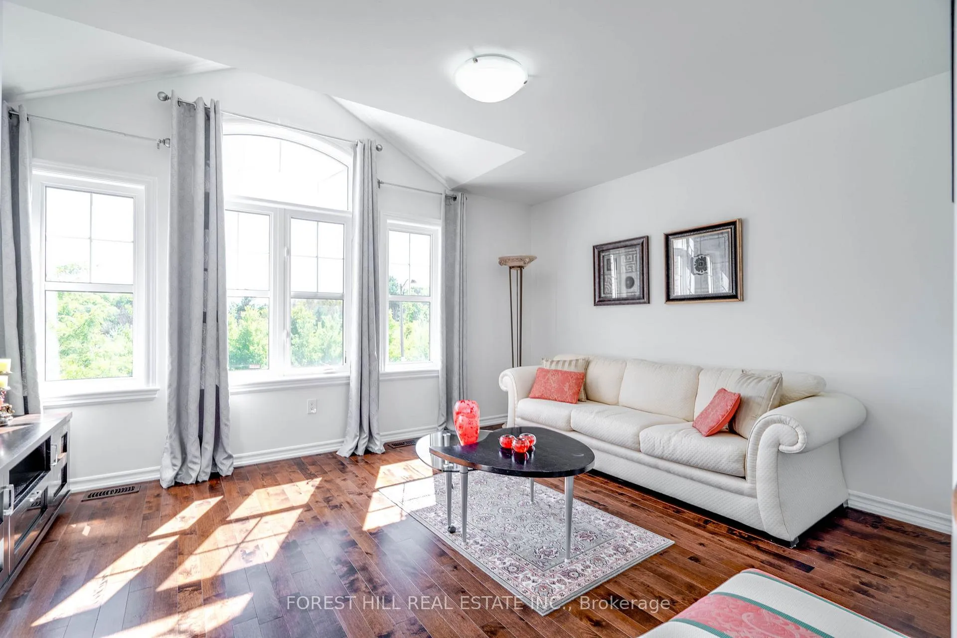 Photo 16 of 109 Heintzman Crescent, Vaughan, Patterson — HOMEH