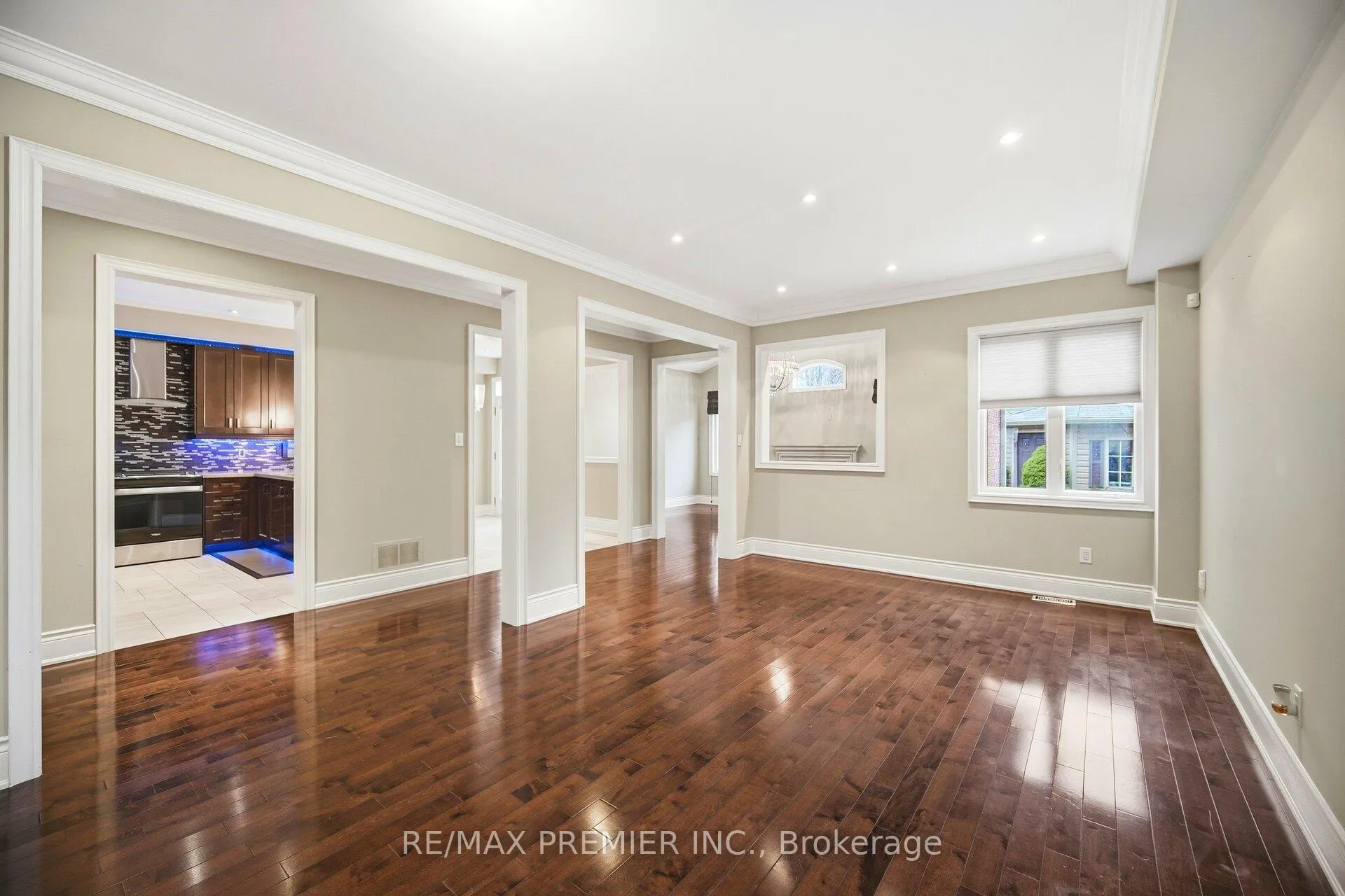 Photo 6 of 56 Stark Crescent, Vaughan, Vellore Village — HOMEH