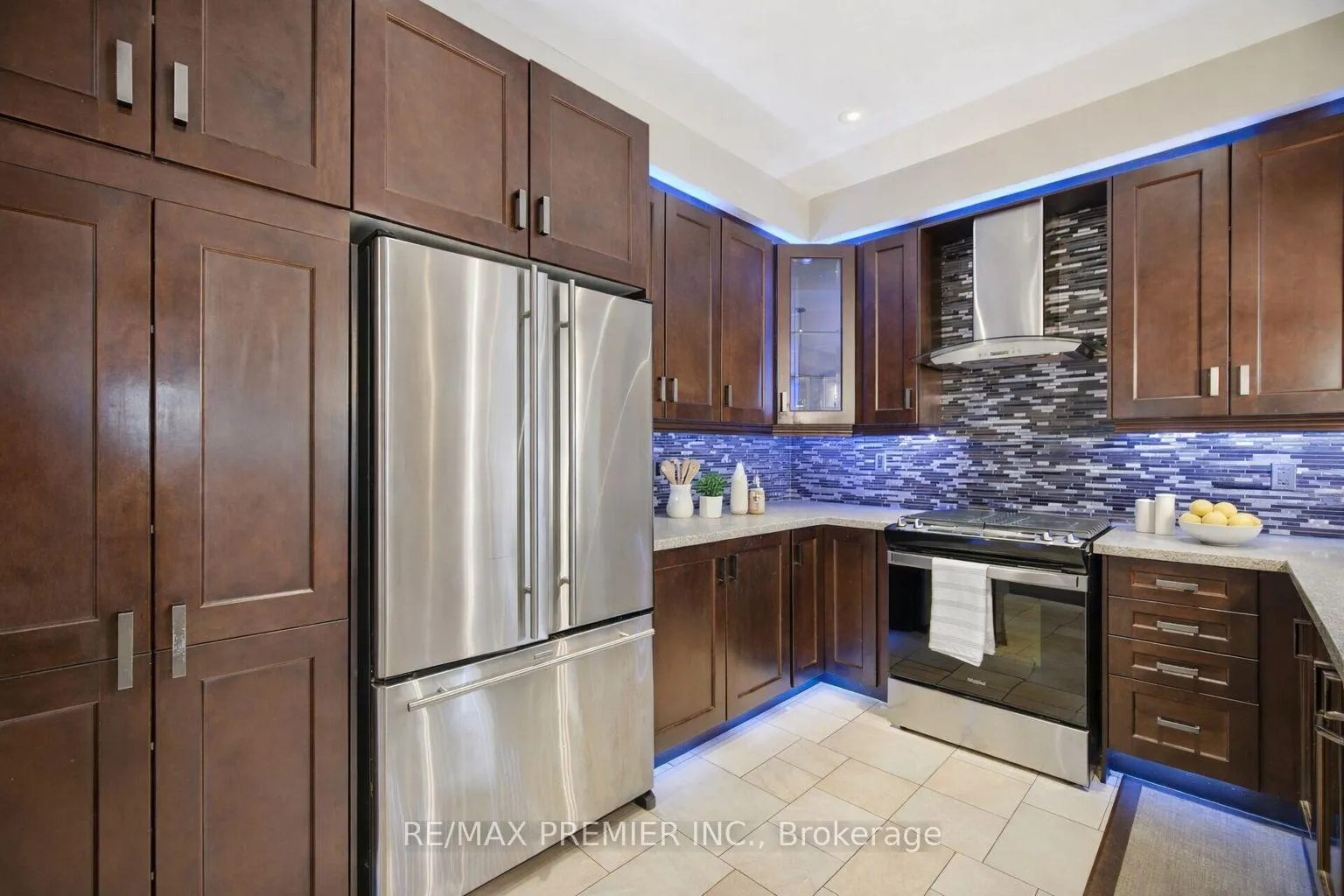 Photo 11 of 56 Stark Crescent, Vaughan, Vellore Village — HOMEH