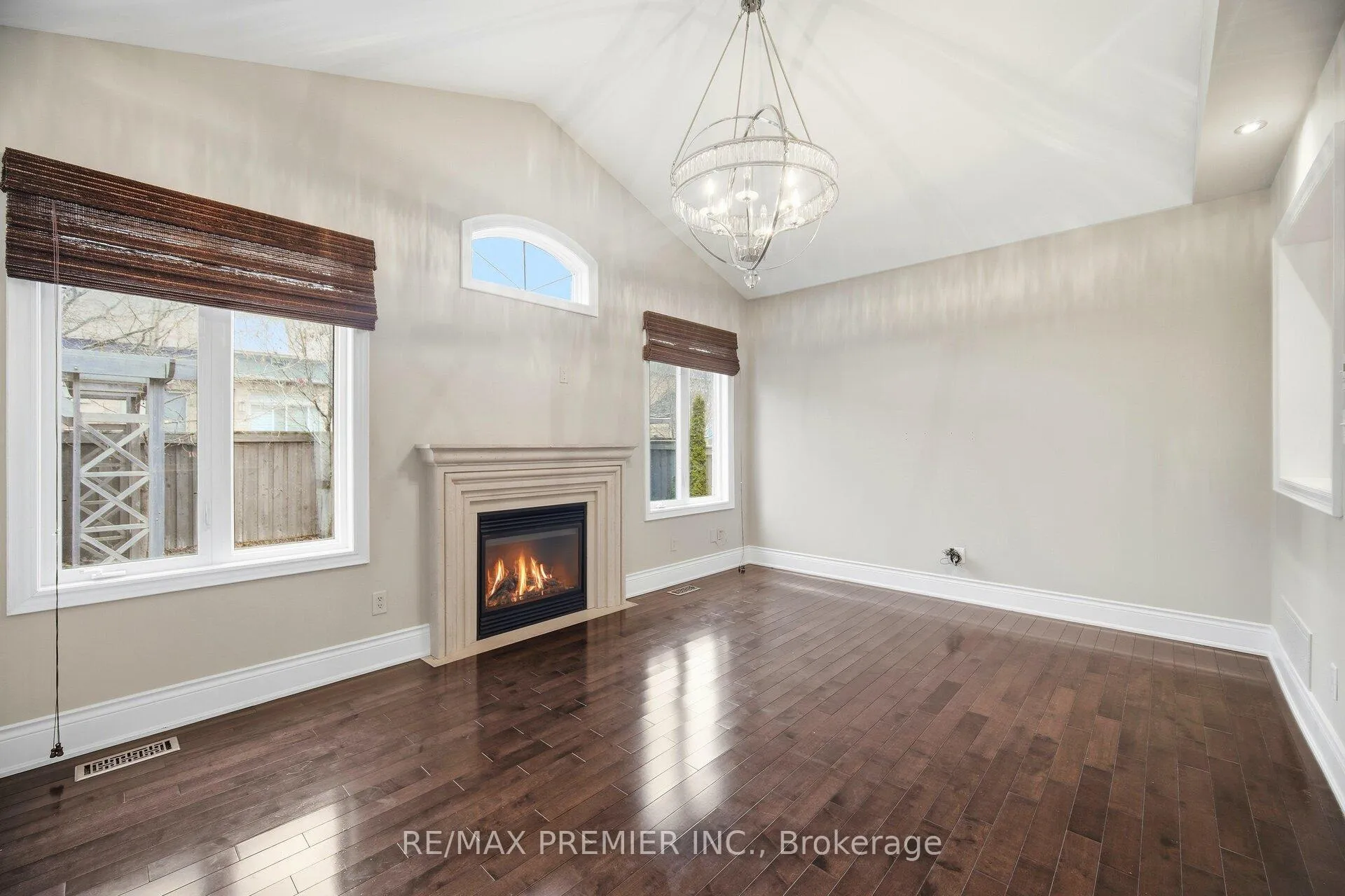 Photo 14 of 56 Stark Crescent, Vaughan, Vellore Village — HOMEH
