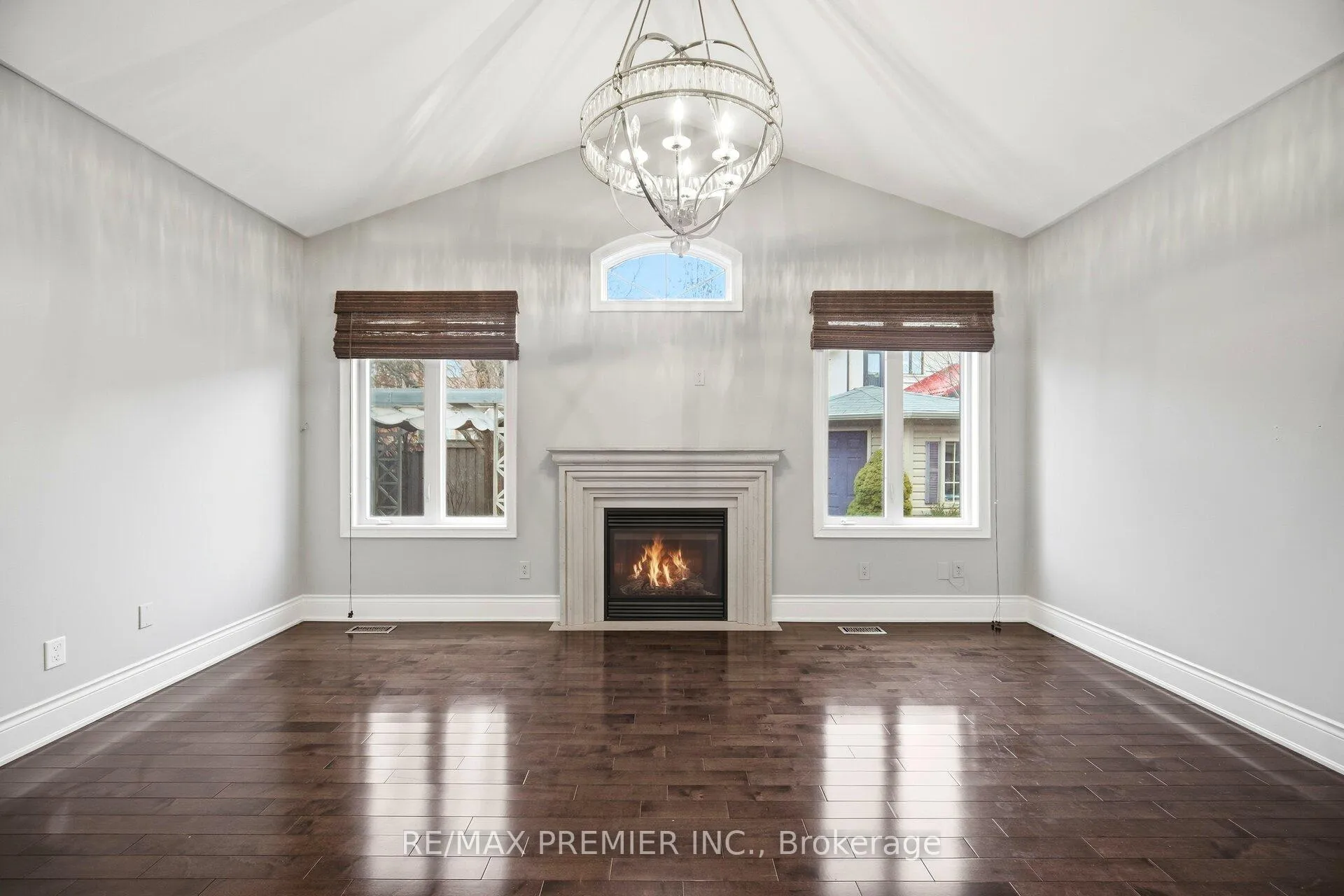 Photo 16 of 56 Stark Crescent, Vaughan, Vellore Village — HOMEH