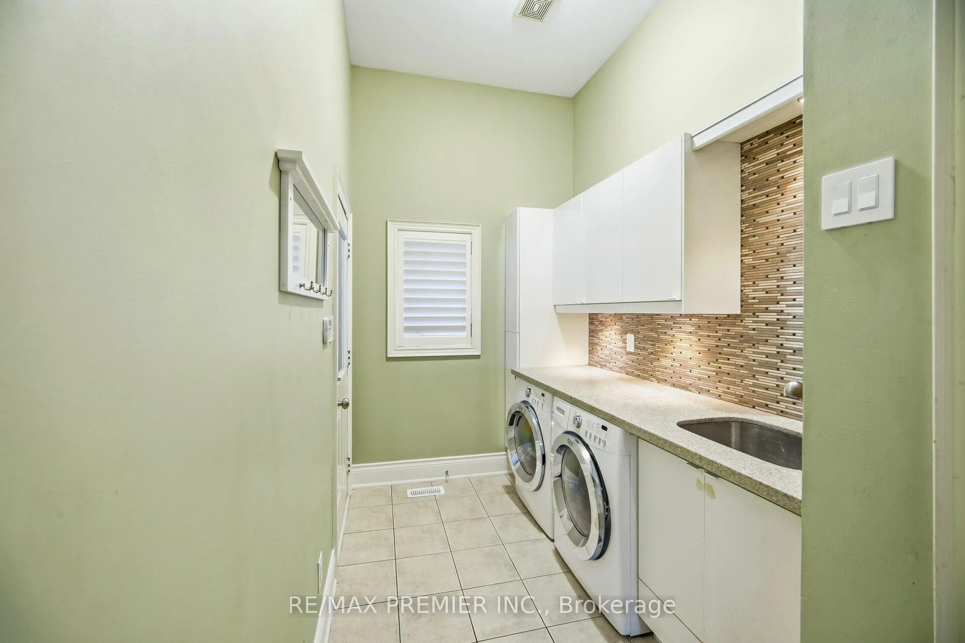 Photo 18 of 56 Stark Crescent, Vaughan, Vellore Village — HOMEH