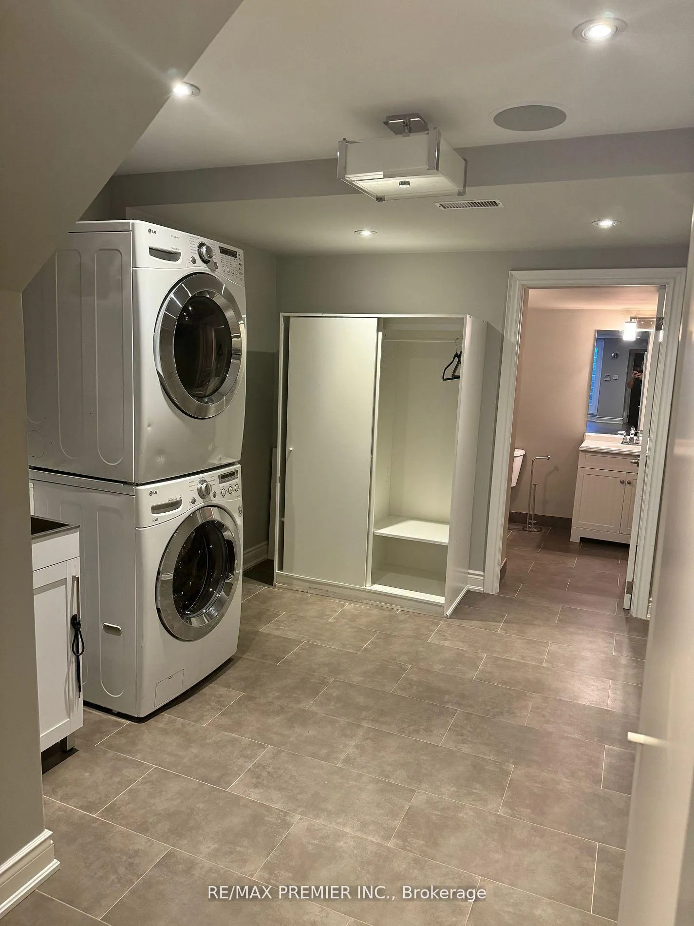 Photo 36 of 56 Stark Crescent, Vaughan, Vellore Village — HOMEH