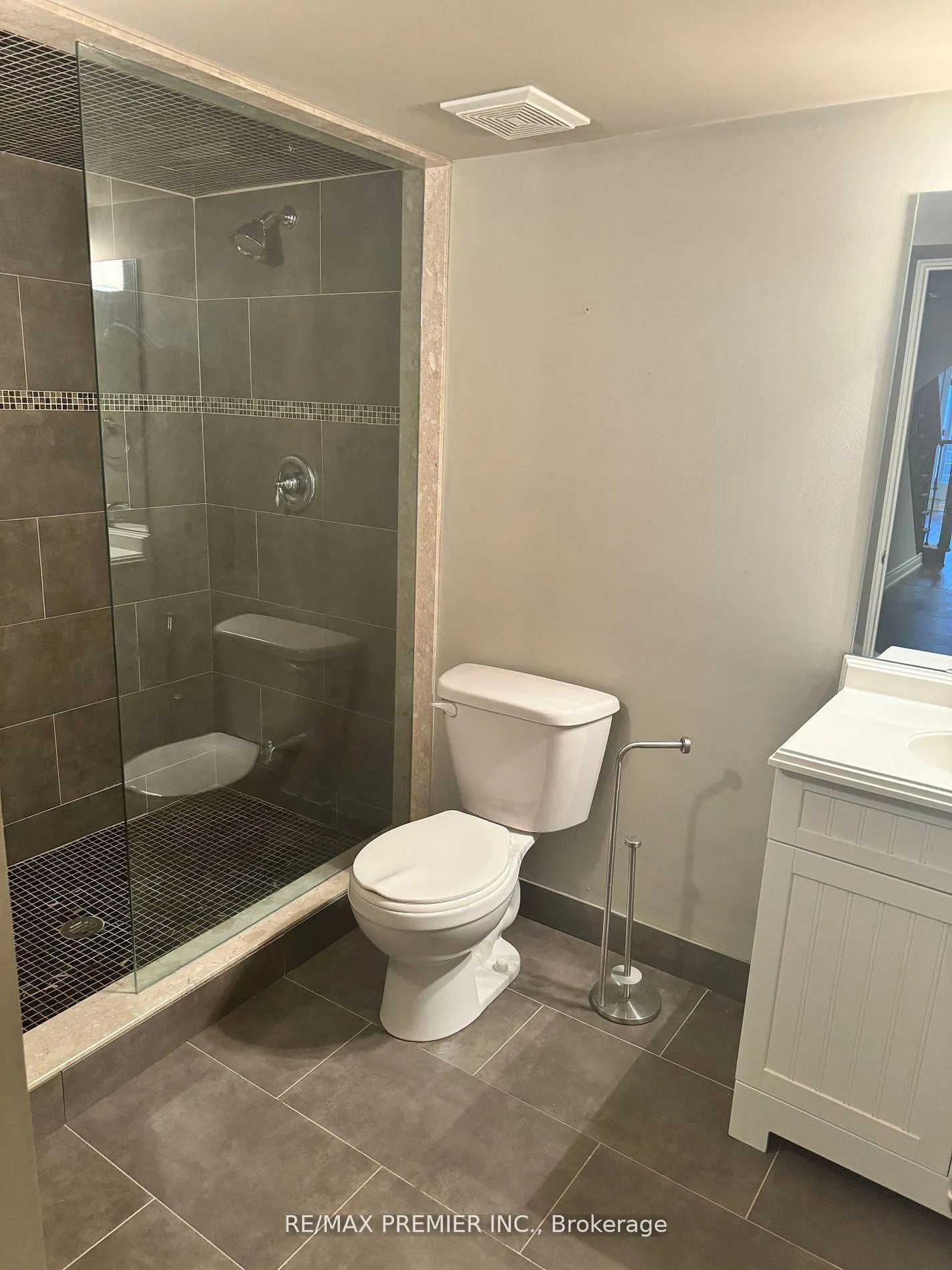 Photo 37 of 56 Stark Crescent, Vaughan, Vellore Village — HOMEH