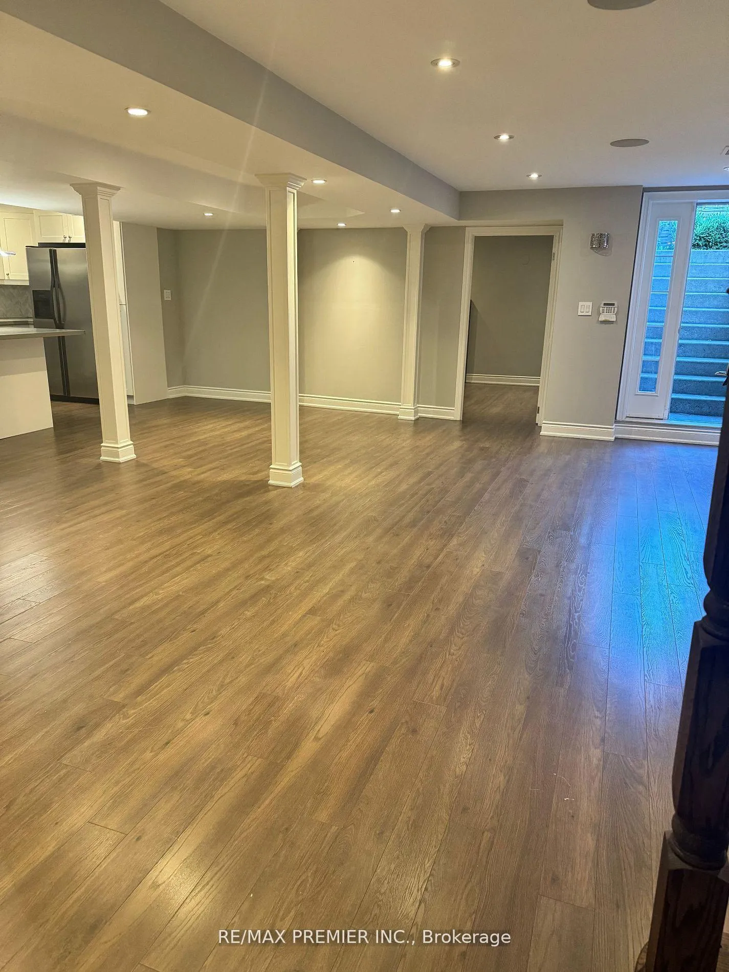Photo 38 of 56 Stark Crescent, Vaughan, Vellore Village — HOMEH