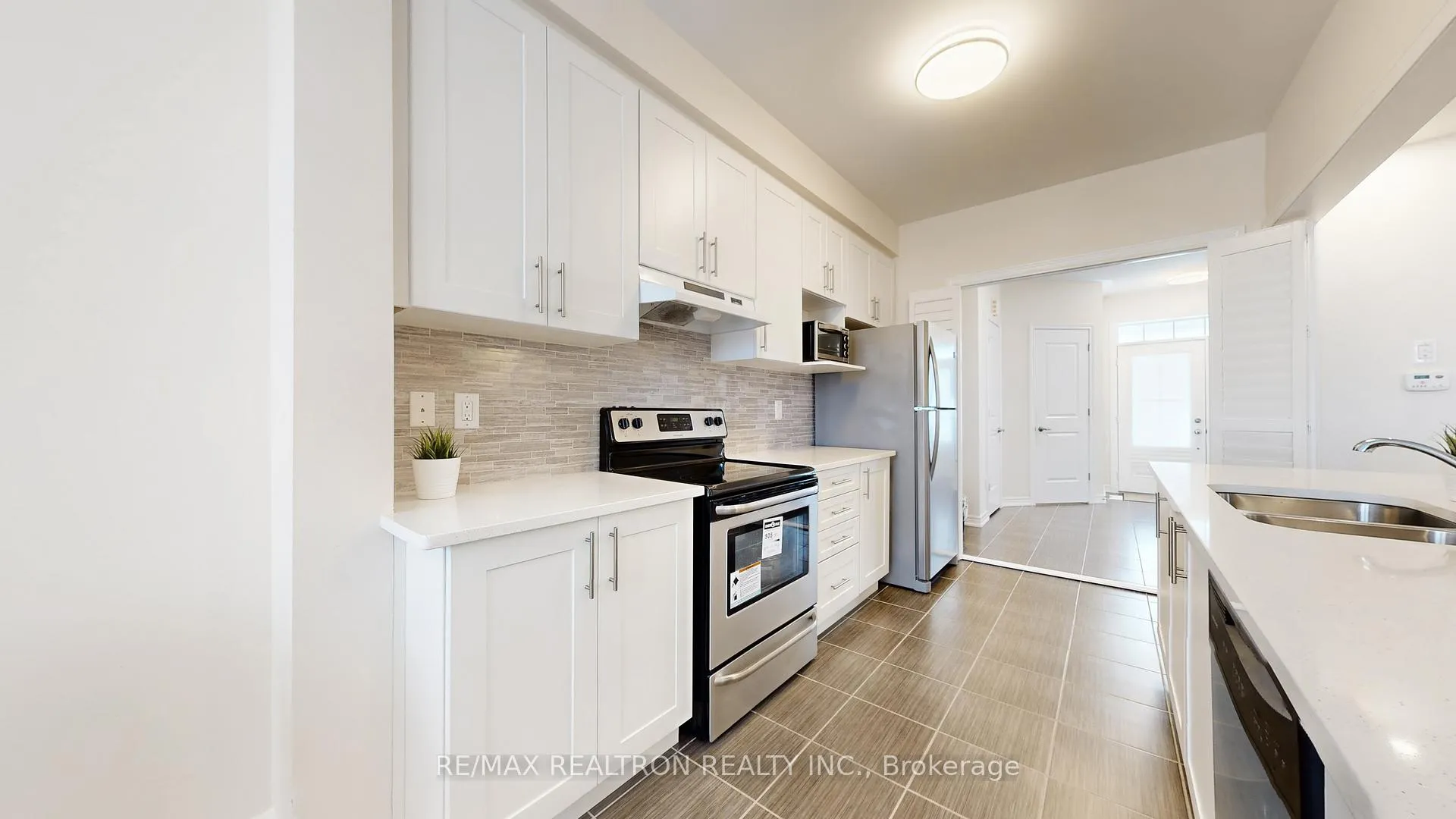 Photo 15 of 61 Lawrence Pilkington Avenue, Markham, Cornell — HOMEH