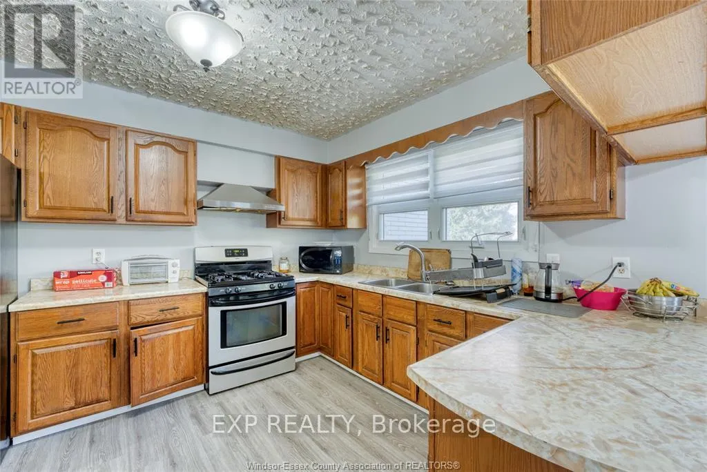 Photo 10 of 7 Debergh Avenue, Leamington — HOMEH