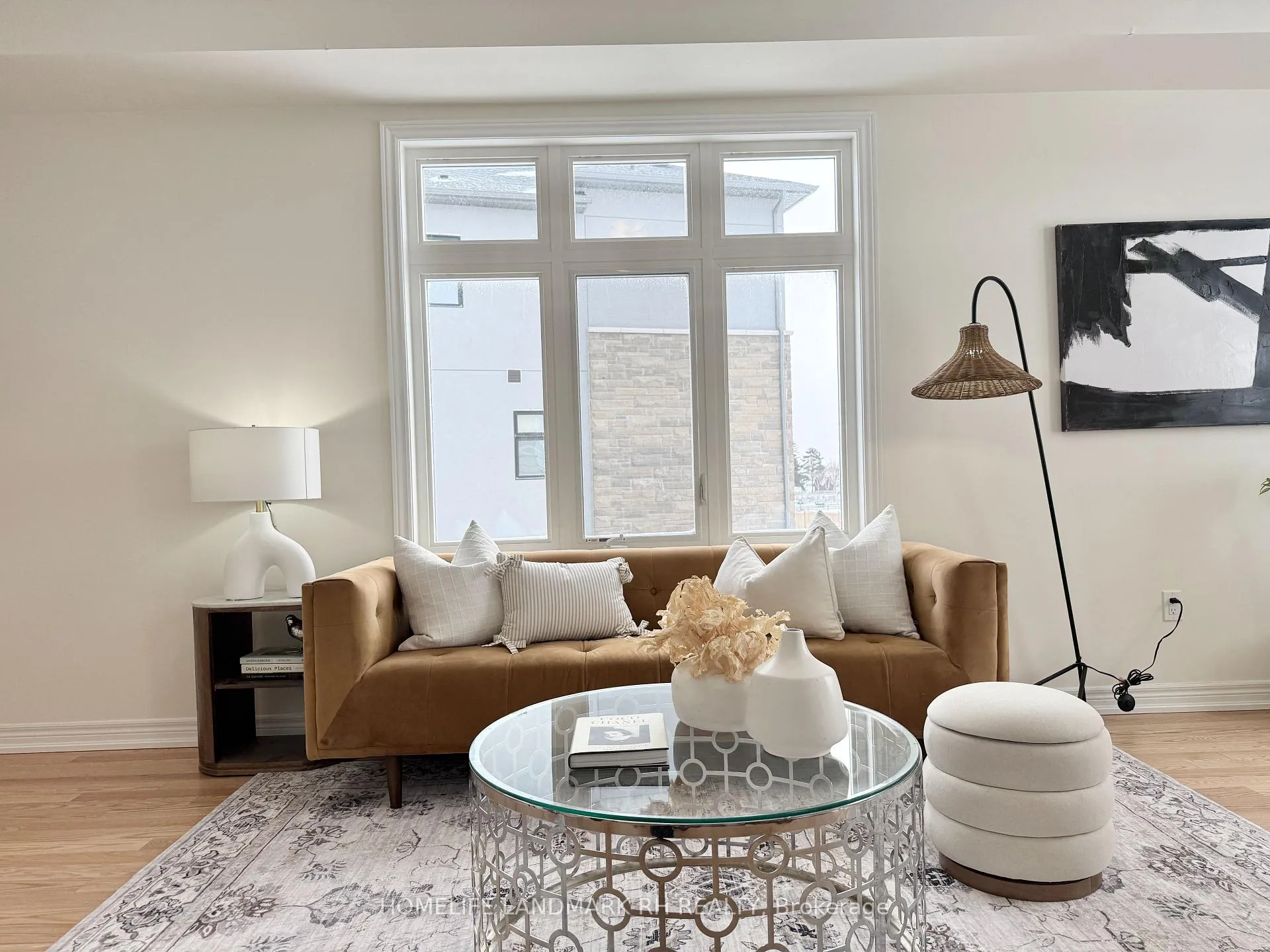 Photo 3 of 187 Berczy Green Drive, Markham, Rural Markham — HOMEH