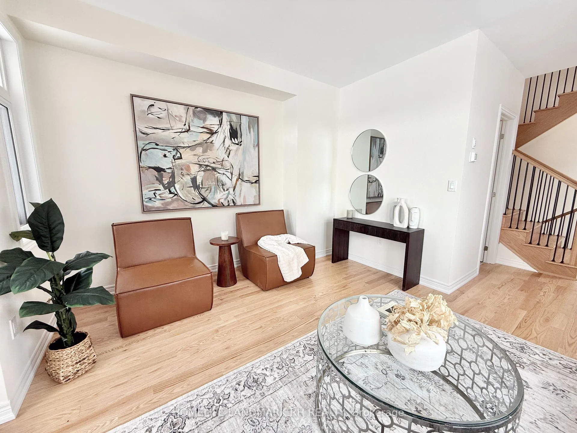 Photo 4 of 187 Berczy Green Drive, Markham, Rural Markham — HOMEH
