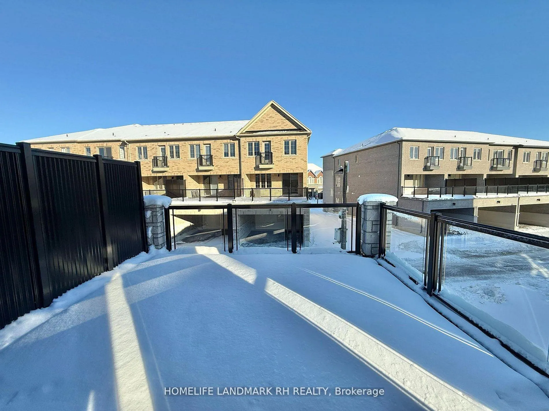 Photo 6 of 187 Berczy Green Drive, Markham, Rural Markham — HOMEH