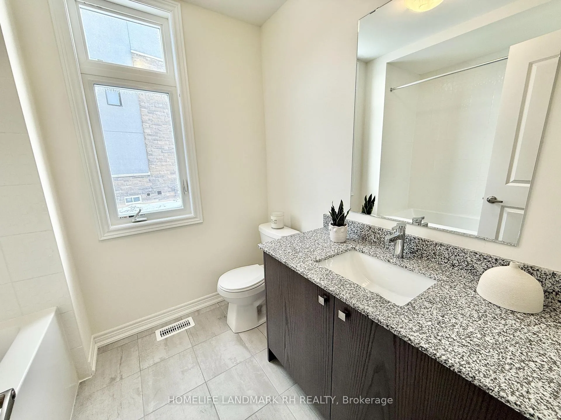 Photo 24 of 187 Berczy Green Drive, Markham, Rural Markham — HOMEH