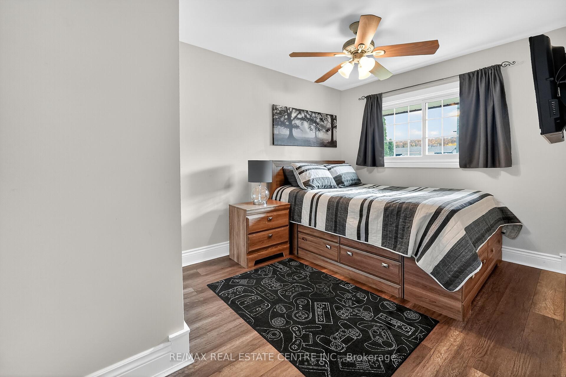 Photo 18 of 23 Pinewood Avenue, Grimsby, Grimsby East — HOMEH