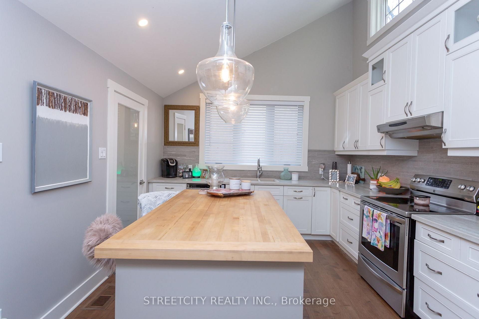Photo 17 of 207/209 Main Street, Central Elgin, Port Stanley — HOMEH