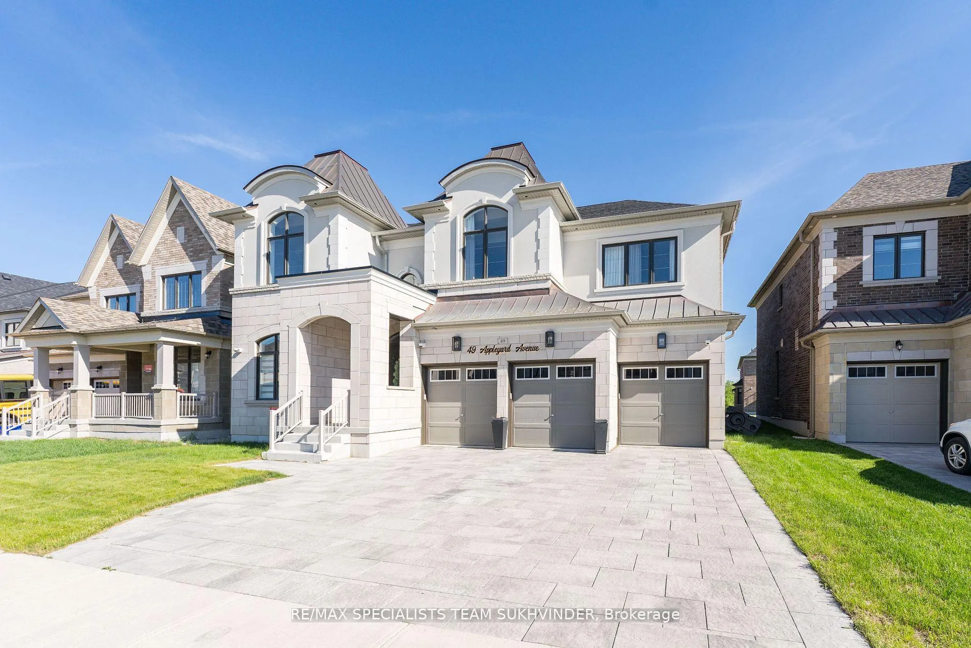 Photo 2 of 49 Appleyard Avenue, Vaughan, Kleinburg — HOMEH