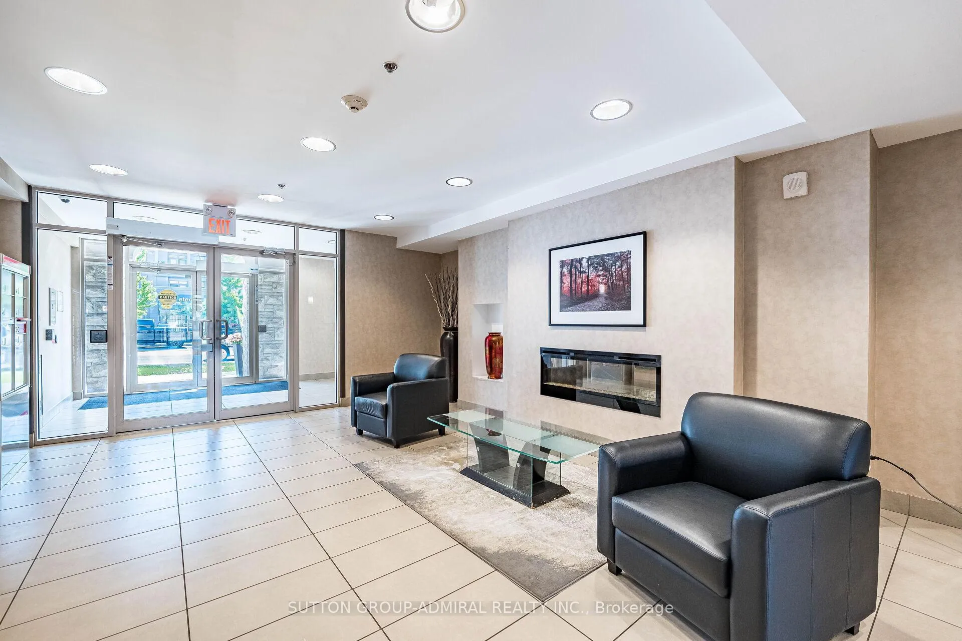 Photo 3 of Unit 104, 5317 Upper Middle Road, Burlington, Orchard — HOMEH