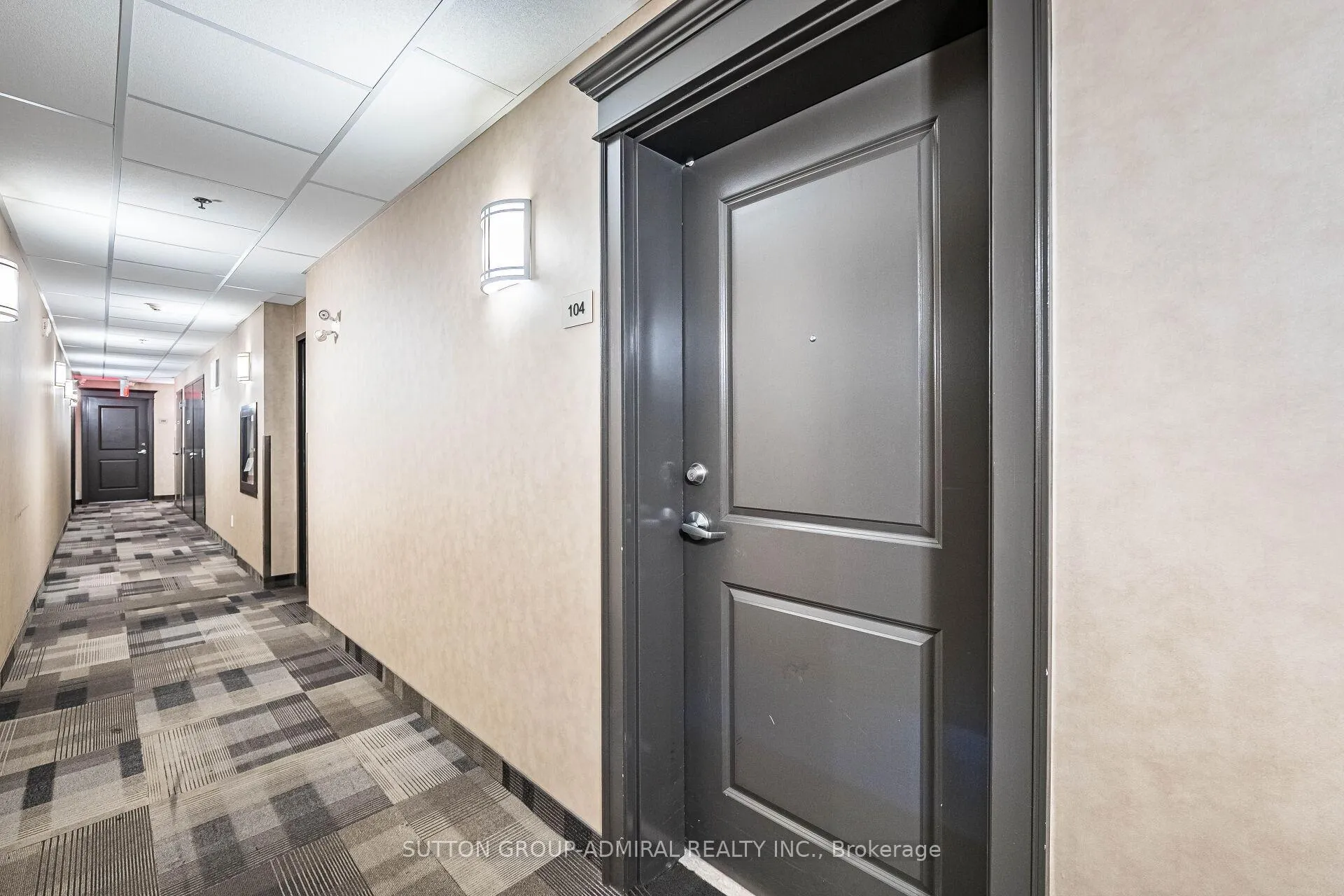 Photo 4 of Unit 104, 5317 Upper Middle Road, Burlington, Orchard — HOMEH