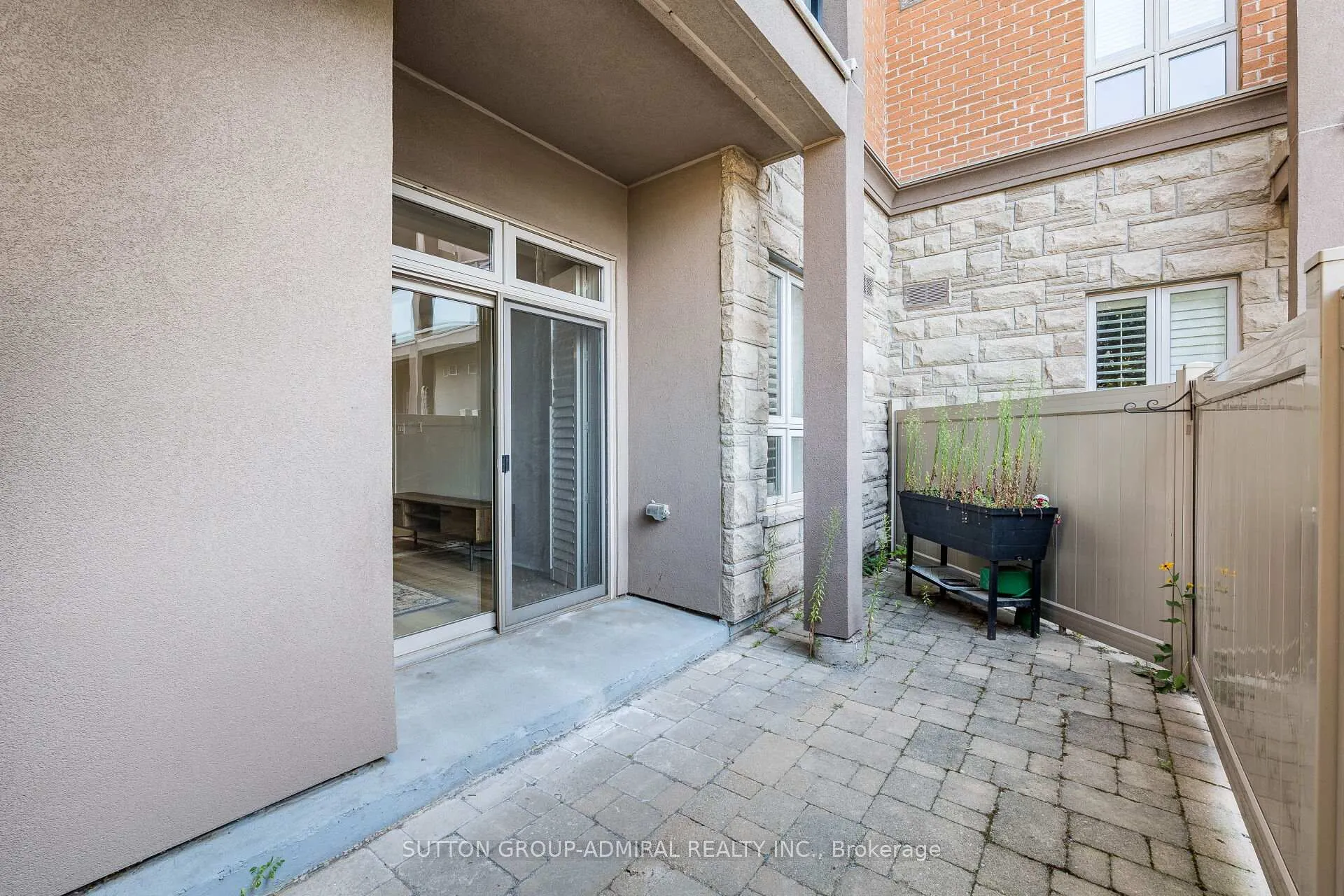 Photo 33 of Unit 104, 5317 Upper Middle Road, Burlington, Orchard — HOMEH