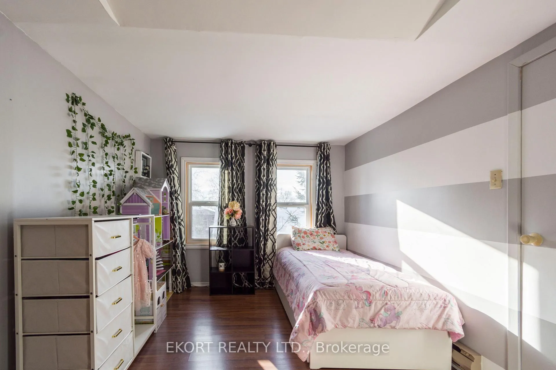 Photo 23 of 45 Young Street, Brighton — HOMEH