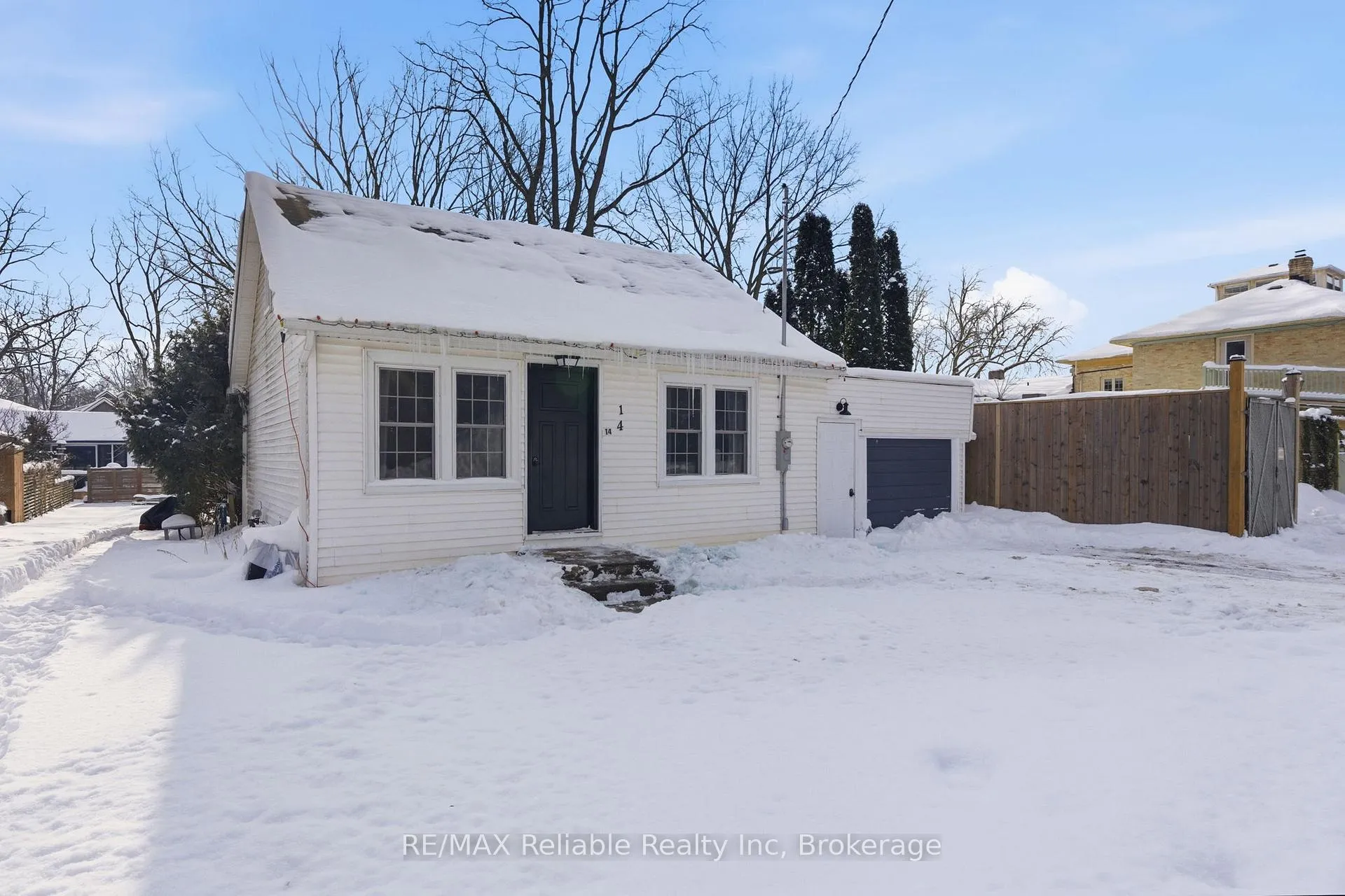 Photo 3 of 14 Catherine Street E, Bluewater, Bayfield — HOMEH