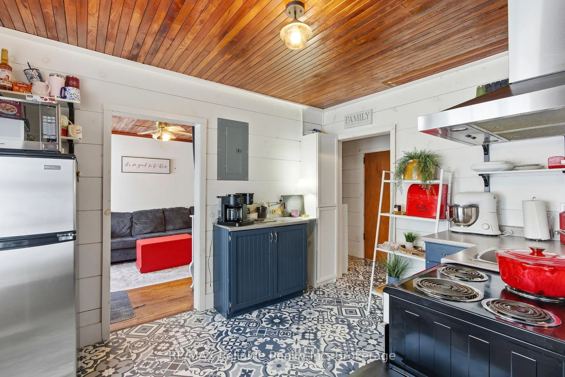 Photo 12 of 14 Catherine Street E, Bluewater, Bayfield — HOMEH