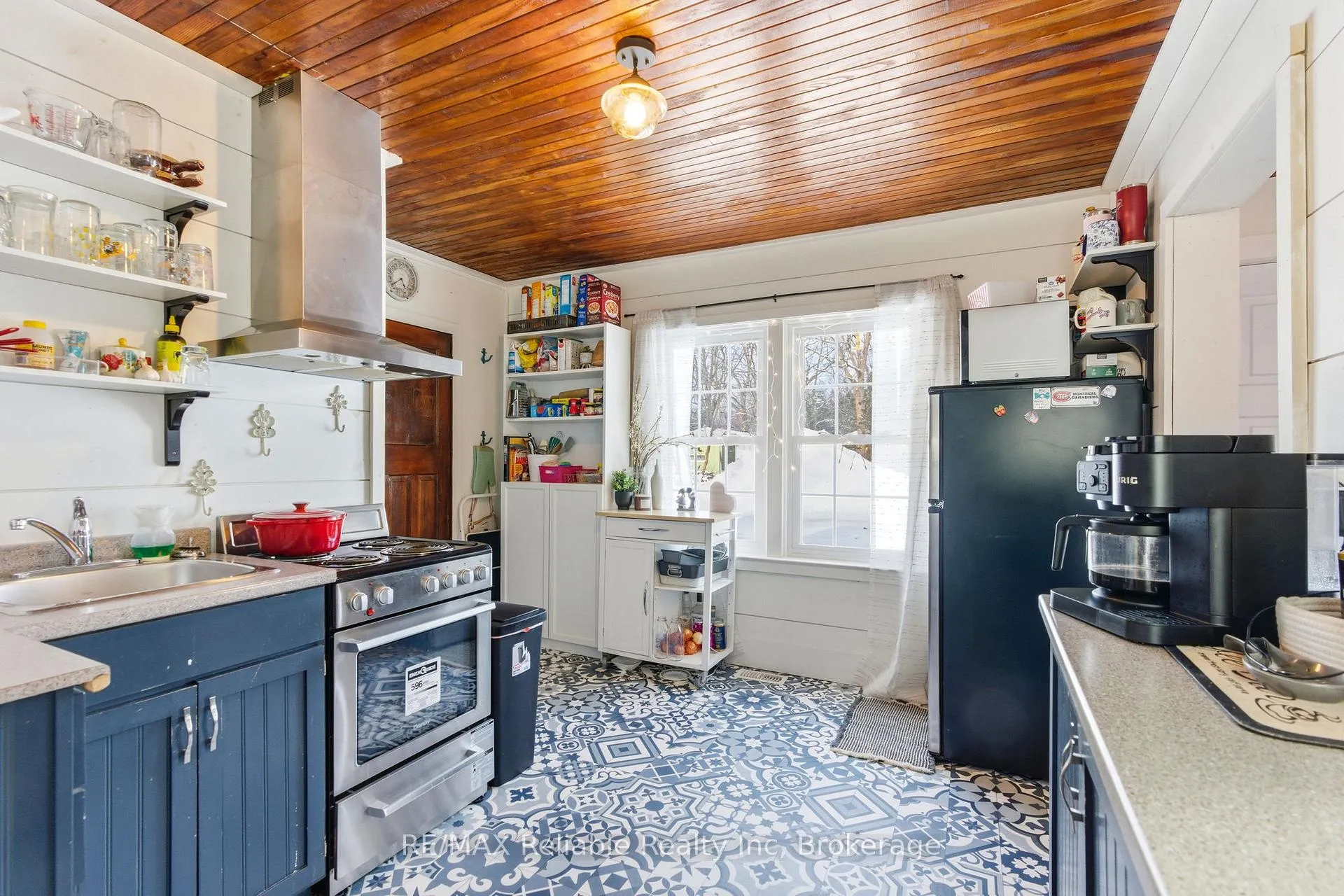 Photo 13 of 14 Catherine Street E, Bluewater, Bayfield — HOMEH